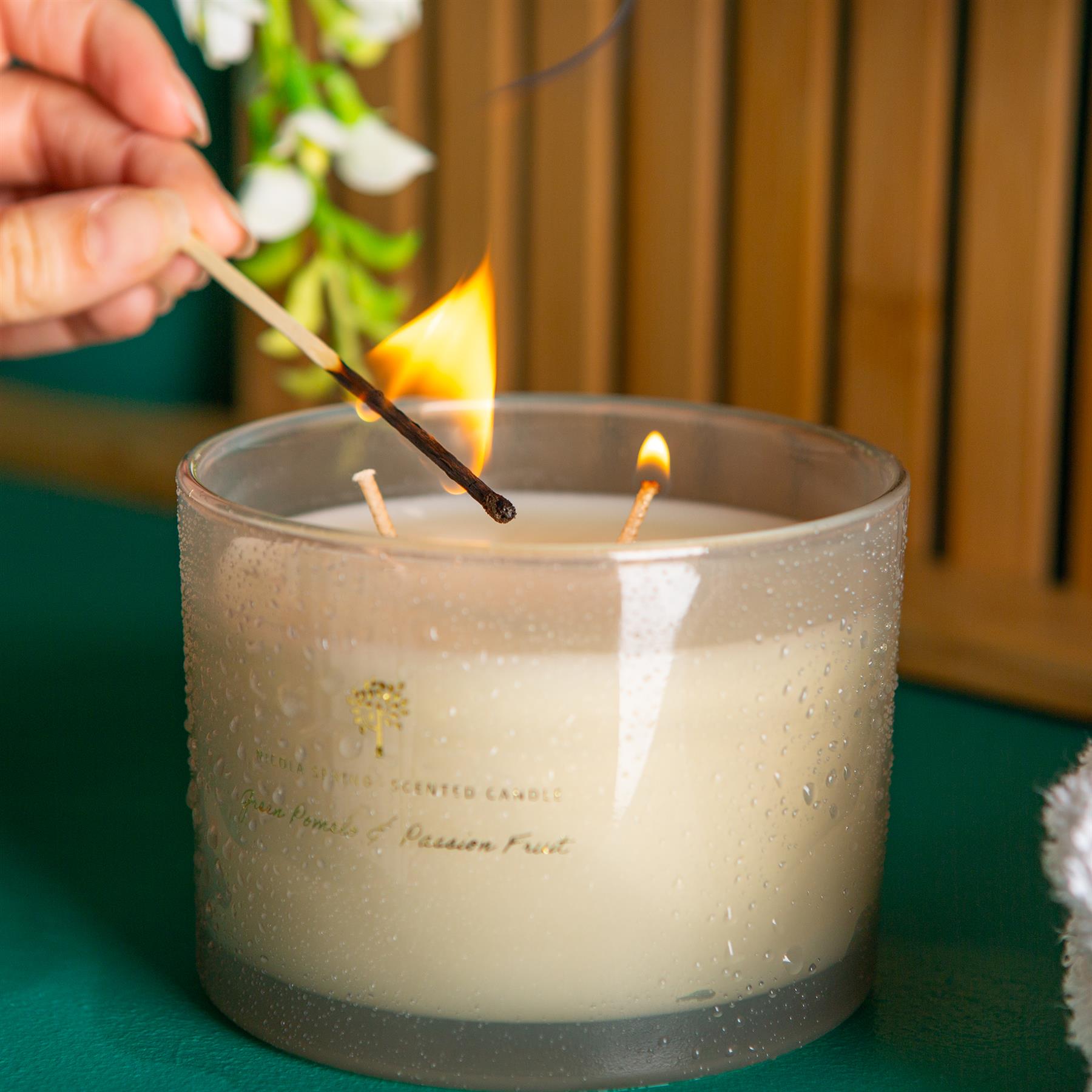 350g Double Wick Green Pomelo & Passion Fruit Scented Soy Wax Candle