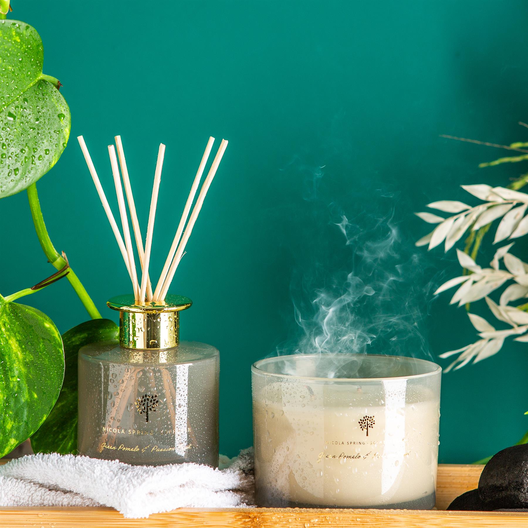350g Double Wick Green Pomelo & Passion Fruit Scented Soy Wax Candle