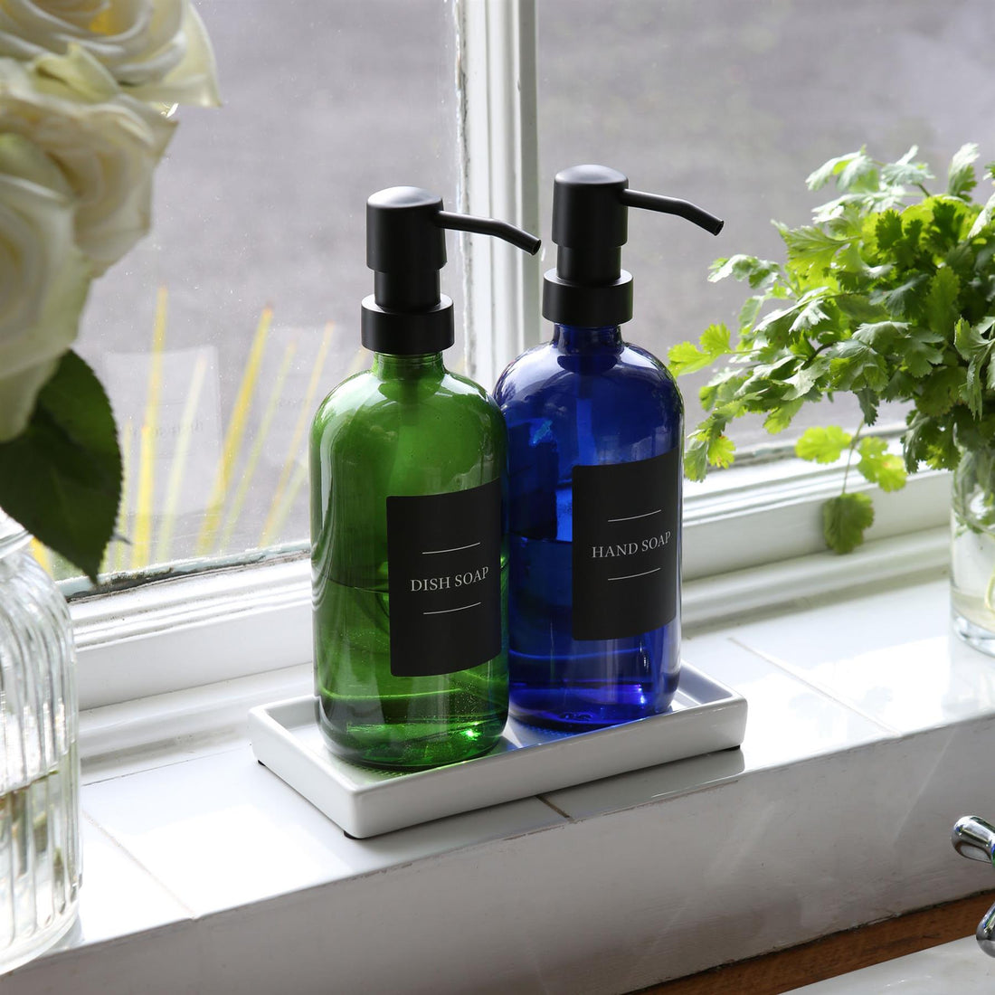 500ml 2-Piece Glass Soap Dispenser Set with Ceramic Tray &amp; Labels - Green &amp; Black