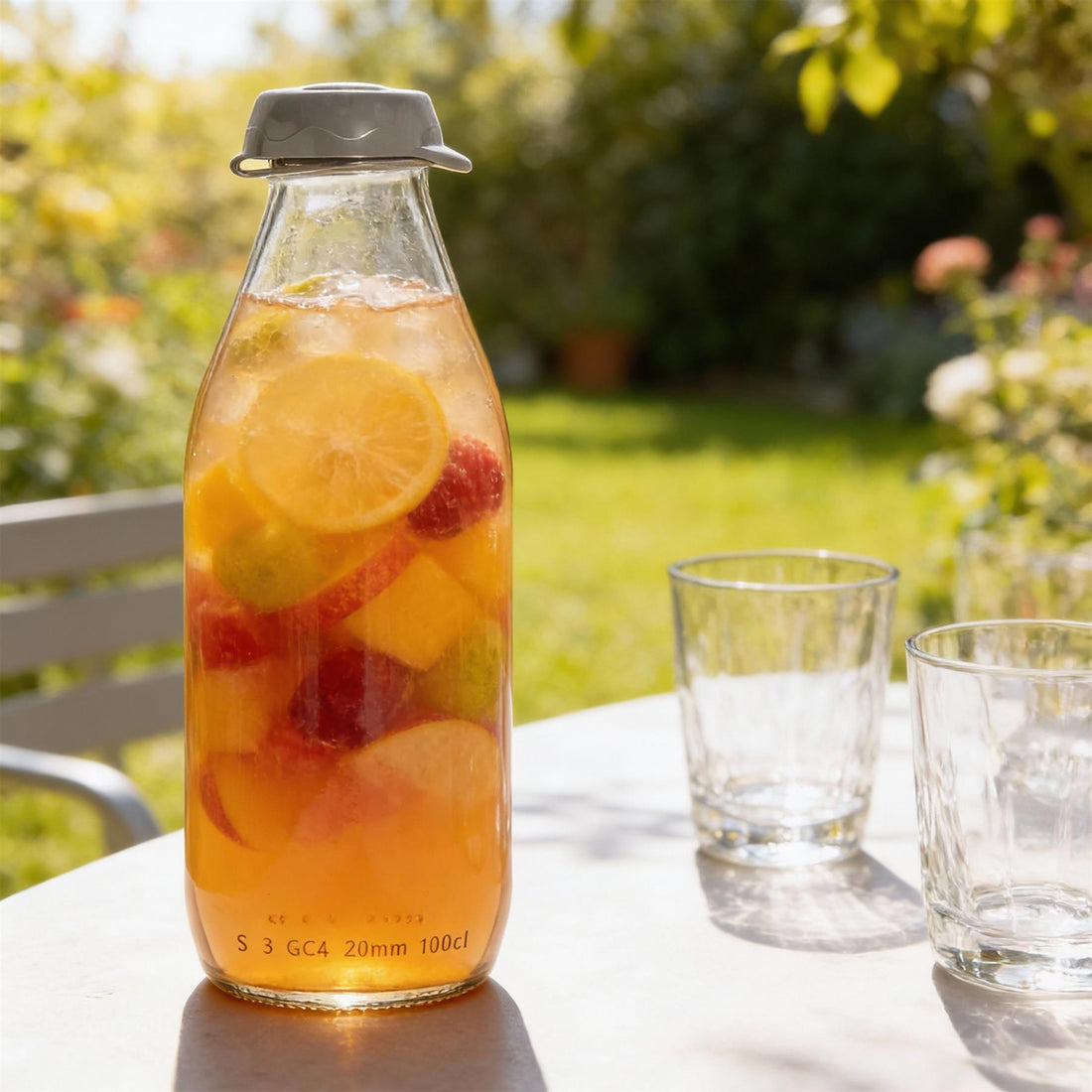 1 Litre Sute Glass Water Bottle with Silicone Lid