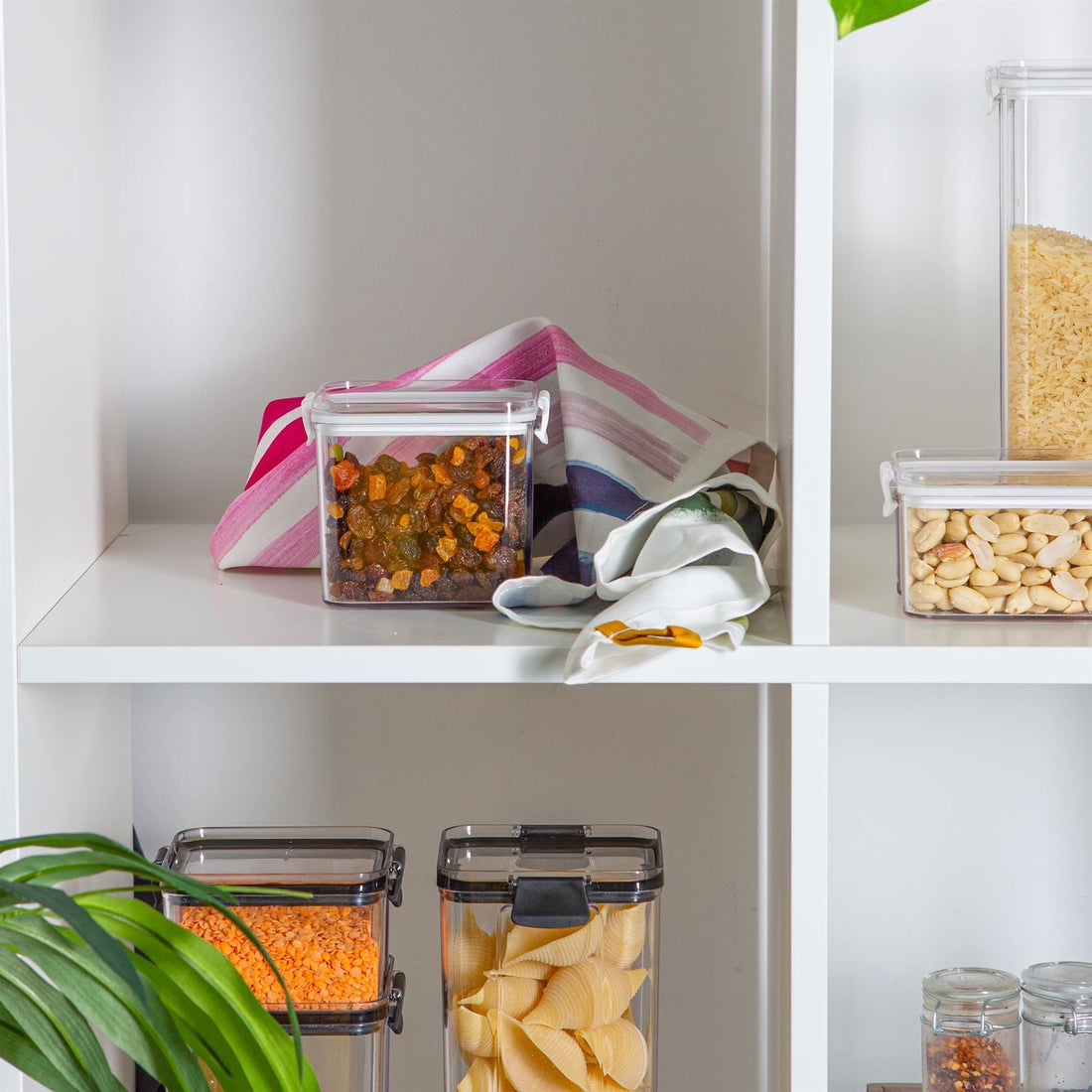 700ml White Airtight Plastic Food Storage Container