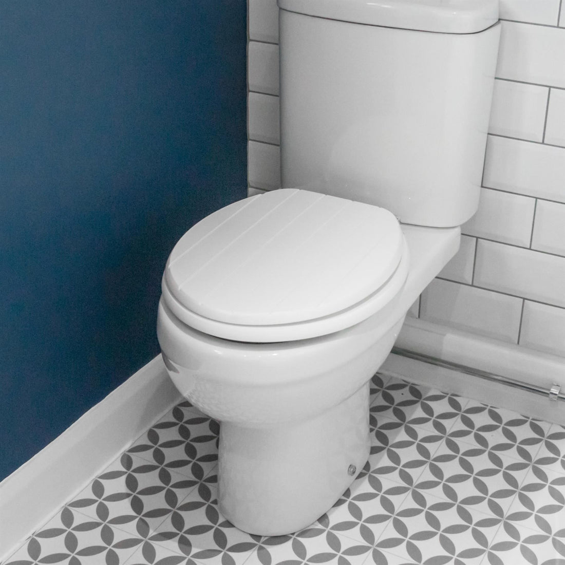 Soft-Close Wooden Toilet Seat - White