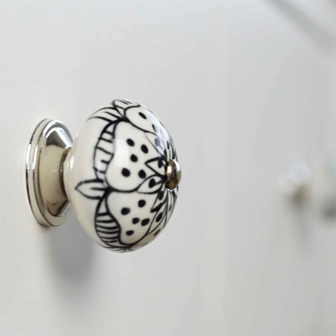 White &amp; Black 4.5cm Round Geometric Ceramic Cabinet Knob