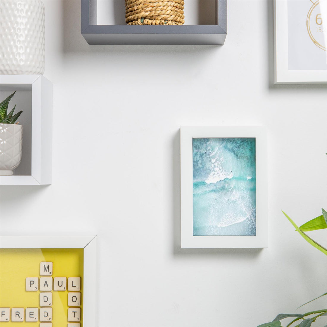 White 4" x 6" Shadow Box Photo Frame