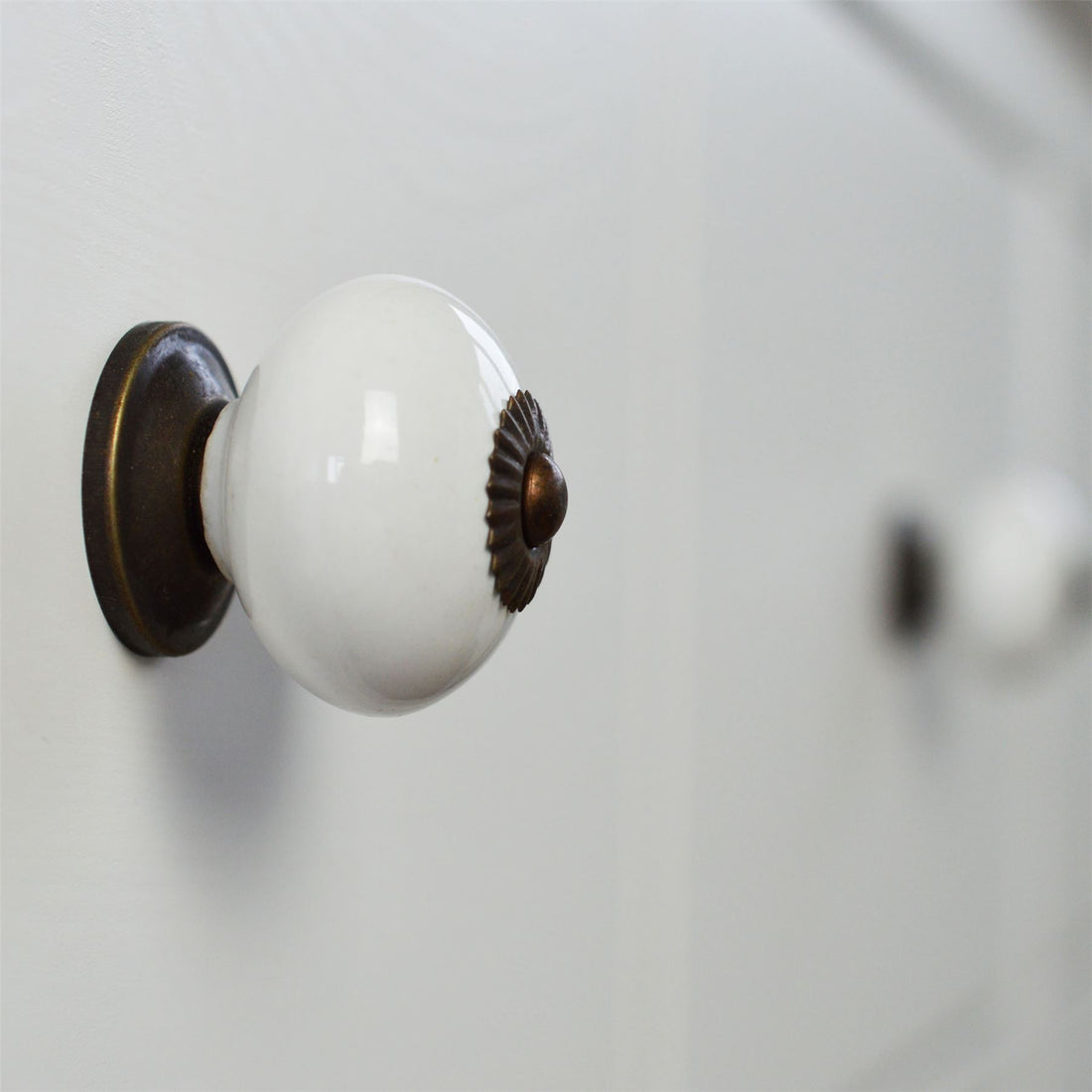 White 4.5cm Round Ceramic Cabinet Knob